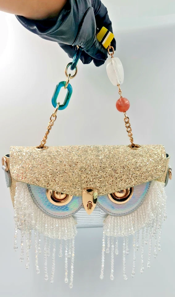Bolso sin asas de edición limitada con diseño de búho brillante con correa de cadena colorida Fashion Love Foto 1 de 4