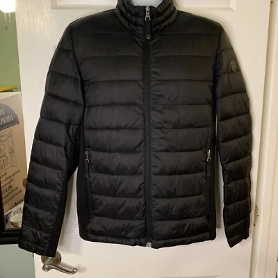 Jaqueta Guess masculina acolchoada leve, preta, tamanho P - Imagem 1 de 4