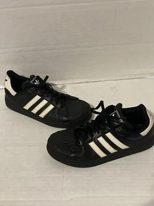 Adidas Boys Size 5.5 Sneakers Black White Stripes j358 - Picture 1 of 5