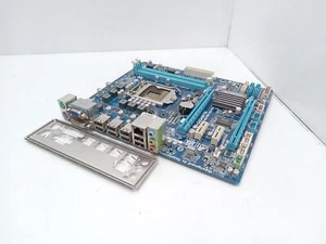Placa madre Gigabyte GA-H67M-D2-B3 Socket LGA1155 DDR3 PCI-E con escudo de E/S - Imagen 1 de 5