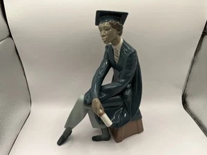 Lladro Black Legacy Collection 5547 Graduado De Color Only The Beginning - Picture 1 of 10