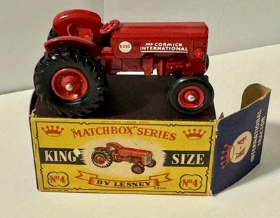 1960 MATCHBOX KING SIZE N°. CORPO VERMELHO TRATOR INTERNACIONAL K4 E RODAS COM CAIXA - Imagem 1 de 4