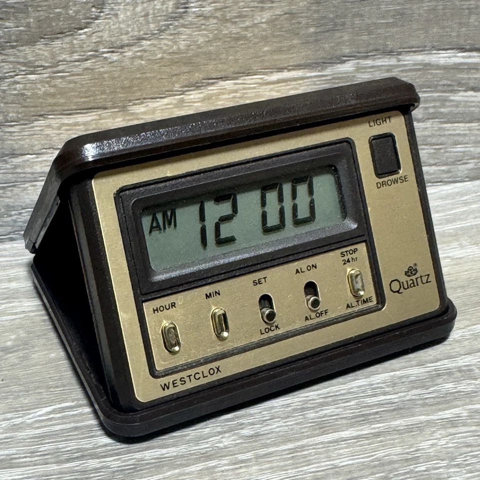 Reloj despertador de viaje vintage Westclox LCD de cuarzo hecho en Hong Kong coleccionable Foto 1 de 4