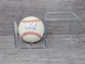 Tori Hunter signierter handsignierter Baseball mit Hülle OMLB - Bild 1 von 6