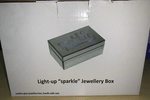 Woman's Light-up Sparkle Jewellery Box - Store Rings, Earrings & All Jewellery - Picture 1 of 6