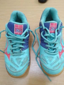 MIZUNO LIGHTNING STAR JR UK 3 indoor trainers non-marking Turquoise / Blue - Picture 1 of 8