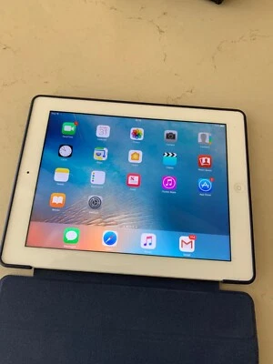 Apple iPad 4th Gen. 32GB, Wi-Fi, 9.7in screen. - Image 1 of 4