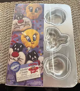 Looney Tunes TWEETY BIRD & SYLVESTER Wilton MINI CAKE PAN VINTAGE 1994 - Picture 1 of 3