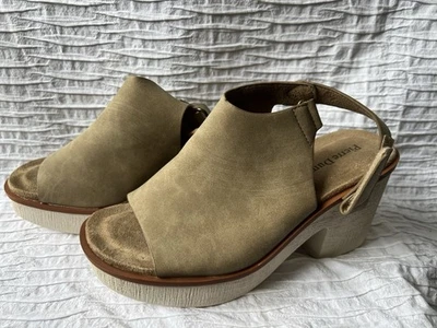 Tacones Pierre Dumas para mujer color topo con tirantes Pierre DumasTalla: 7 Foto 1 de 4