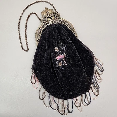 Antiguo Bolso de Noche con Cuentas Terciopelo Negro Adornado Top Chapado en Oro Forrado en Seña 11" Foto 1 de 4