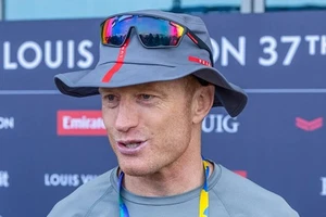 SOMBRERO PRADA Luna Rossa Pirelli 2024 cubo de vela con correa M nuevo con etiquetas - Imagen 1 de 11