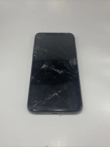 Broken iPhone For Sale, Not Sure What Model Won’t Power Up, Maybe Locked - Afbeelding 1 van 2