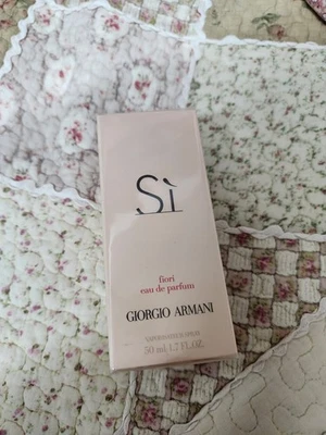 Giorgio Armani SÌ Fiori 1,7 жидк. oz. Туалетная вода спрей для женщин - Изображение 1 из 2