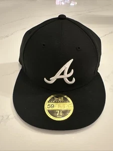 Men's New Era Black Atlanta Braves Low Profile 59FIFTY Fitted Hat (Low Crown) - Picture 1 of 5