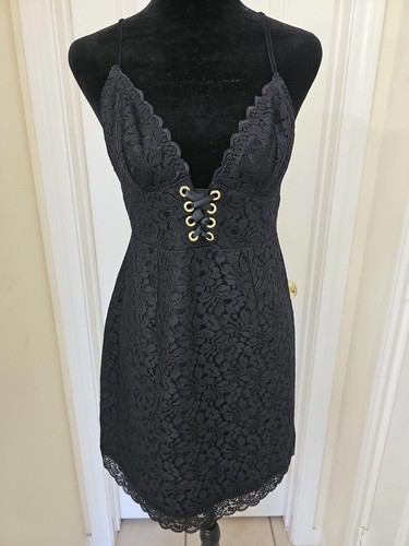 UNDERCOVER Abito Victoria's Secret velluto pizzo nero medio stringato davanti e retro incrociato