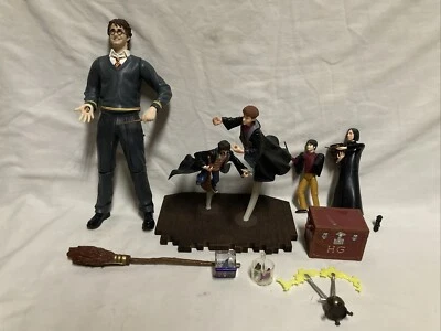 Экшн-фигурка Magic Powers Harry Potter от Mattel 2003 г. и случайный лот товаров Harry Potter - Изображение 1 из 4