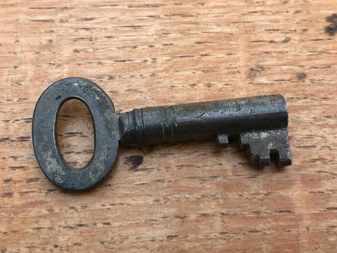 edwardian or victorian steel key . furniture or padlock type ?  ref 28 Cover