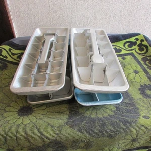 Ihre Wahl: Vintage Eiswürfelschalen aus Aluminium/Stahl. Whirlpool, ge. Unverzweigt. - Bild 1 von 5