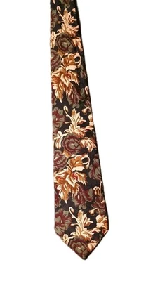 JT Beckett Men's 100% Silk Floral Design Necktie - Image 1 of 4