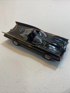 Jada 1:32 Scale 1966 Classic Batman Batmobile Diecast 98225 DC Comics - Picture 1 of 7