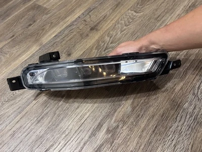 2017-2020 LLINCOLNCONTINENTAL ПРАВОСТОРОННИЙ ПАССАЖИРСКИЙ ДНЕВНОЙ ХОДОВОЙ ФОНАРЬ ОТ ОРИГИНАЛЬНОГО ПРОИЗВОДИТЕЛЯ - Изображение 1 из 4