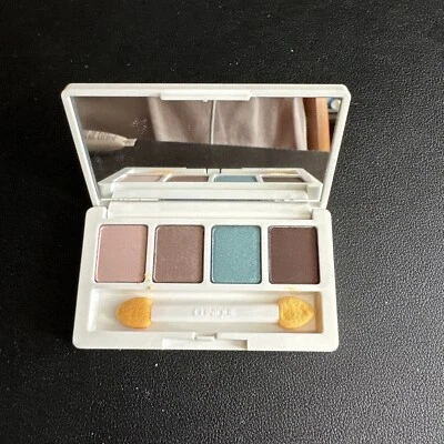 CLINIQUE ALL ABOUT SHADOW QUAD - 03 MORNING JAVA+2W RUBORIZADO+23 Hazy+20 Jammin Foto 1 de 3