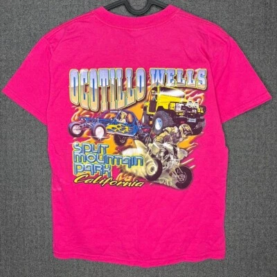 Camiseta Gildan Juvenil Grande Rosa Estampado Gráfico OCOTILLO WELLS Mountain Park Cali  Foto 1 de 4