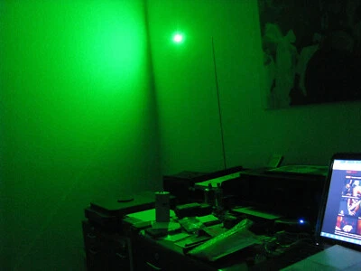 ULTRASTARKER LASER GRÜN MIT 20 KM REICHWEITE USB LADUNG ERLAUBTE AUSFÜHRUNG - Bild 1 von 4