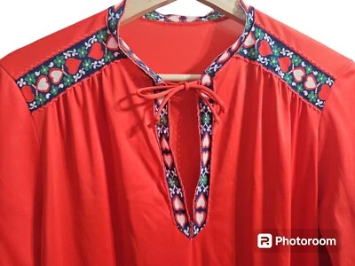 Maxi Camisón De Colección Años 70 Vanity Fair Rojo Nylon Talla 34 Boho Corazones Campesinos Amor Foto 1 de 4