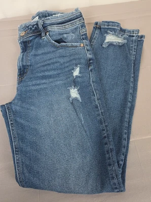 Pantalones de mezclilla KanCan para mujer novio tiro alto elásticos lavado medio cintura deshilachada logotipo 27 Foto 1 de 4