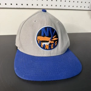 Cappello NHL New York Islanders nuovo ERA 9Fifty vestibilità originale orlo scritto  - Foto 1 di 8