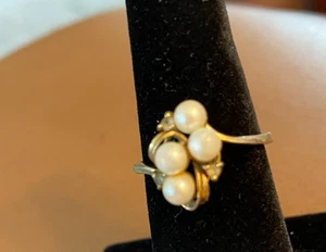 18KT GOLD ELECTROPLATED RING WITH 4 PEARLS - SIZE 7 - Picture 1 of 4