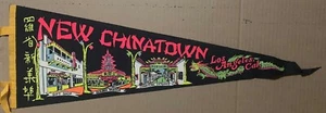 "Banderín de fieltro Chinatown vintage Los Ángeles California pagoda dorada 27""" - Imagen 1 de 15