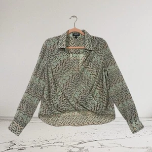Bebe Top Women’s Size Medium Faux Wrap Animal Print High Low Hem Summer $59 - Picture 1 of 17