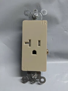 (1 pieza) Decorador Receptáculo Único 20A-125V MARFIL TR Resistente a la Manipulación 20 Amp CA - Imagen 1 de 5