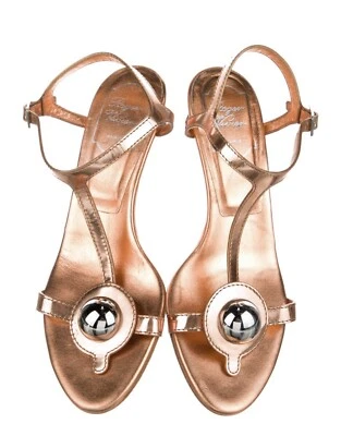 Sandalia Roger Vivier charol correa en T talla 37,5 Foto 1 de 4