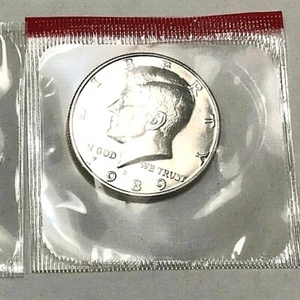 1989  D  Kennedy Half Dollar From Mint Sets In Mint Cello ( 1  coin ) - Picture 1 of 1