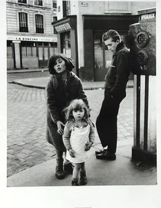 Póster Doisneau•Enfants de la Place Hebert 1957•Children Paris Street 24x32 - Imagen 1 de 1
