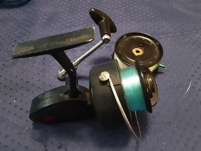 Carretel giratório Mitchell 406 destro totalmente funcional fiança forte suave muito desgaste - Imagem 1 de 4