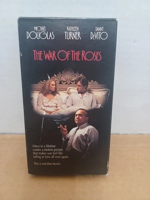 The War of the Roses (VHS) Michael Douglas Danny DeVito - Image 1 of 4