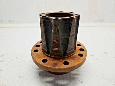 1985-1994 Ford F250 F350 Rear Wheel Hub 8 Lug 10.25 Ring Gear OEM - Image 1 of 4