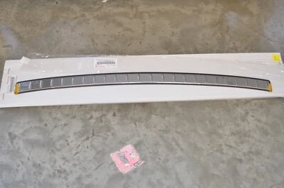 2015-18 Toyota Highlander Rear Bumper Protector PU060-48214-R1 Stainless Steel  - Imagem 1 de 4