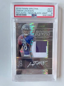 Lamar Jackson 2018 Panini SpectraNeon Black Light 5/10 RC Rookie RPA Auto PSA 9 - Bild 1 von 3