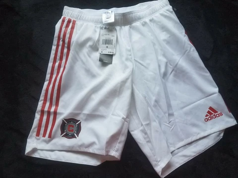 NWT Adidas Chicago Fire AUTHENTIC Shorts Size S Cover