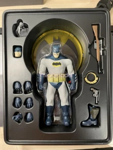 Batman:The Dark Knight Returns Action Figure Model Collectible Limited MEZCO - Picture 1 of 8
