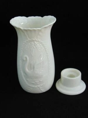 VINTAGE JAMESTOWN CHINA 2 PIECE IVORY SWAN TAPER CANDLEHOLDER - BEAUTIFUL! - Image 1 of 4