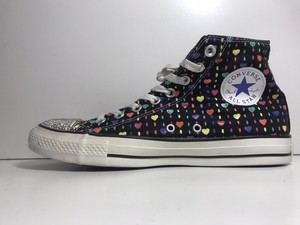 converse with red heart uk