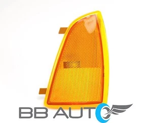 94-97 CHEVY S10 BLAZER RH FRONT CORNER PARK SIGNAL SIDE MARKER LIGHT LENS NEW - Picture 1 of 3