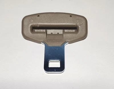 Lengua hebilla cinturón de seguridad Chrysler 2013 OEM Town & Country Foto 1 de 4