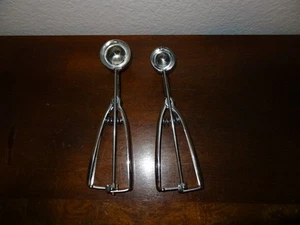 PAMPERED CHEF SET OF 2 Cookie Scoops , Medium & Small in VG Working Condition - Picture 1 of 2
